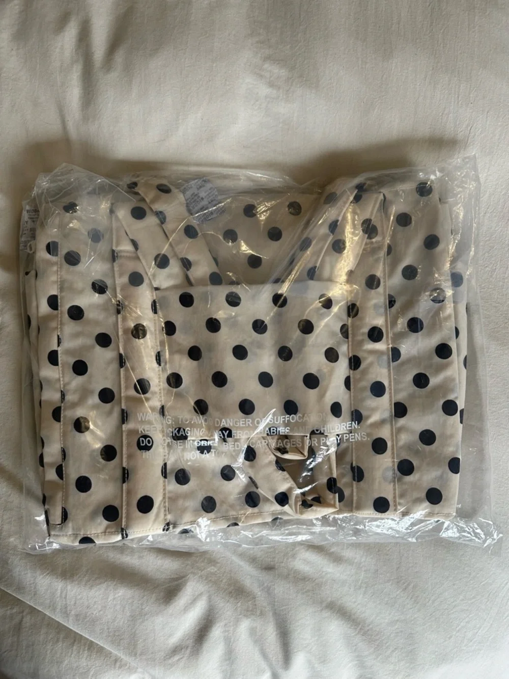 NWT BAGGU Small Cloud Carry On Cream + Black Polka Dot - Picture 2 of 3